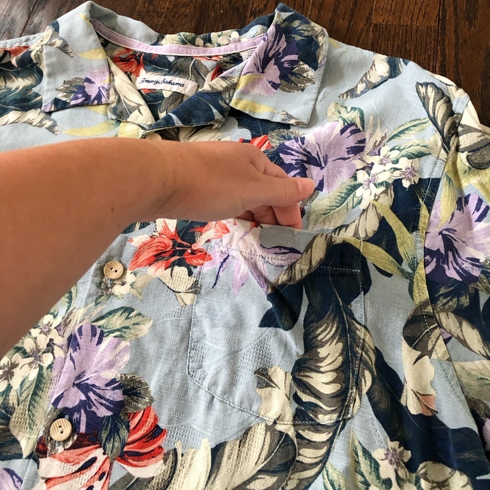 Tommy Bahama Men’s 100% Silk Tropical Jacquard Short-Sleeve Collared Button-Down - Picture 5 of 12